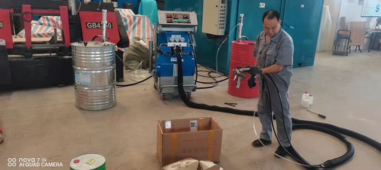 聚氨酯噴涂機多少錢一臺_聚氨酯噴涂設備生產(chǎn)廠家